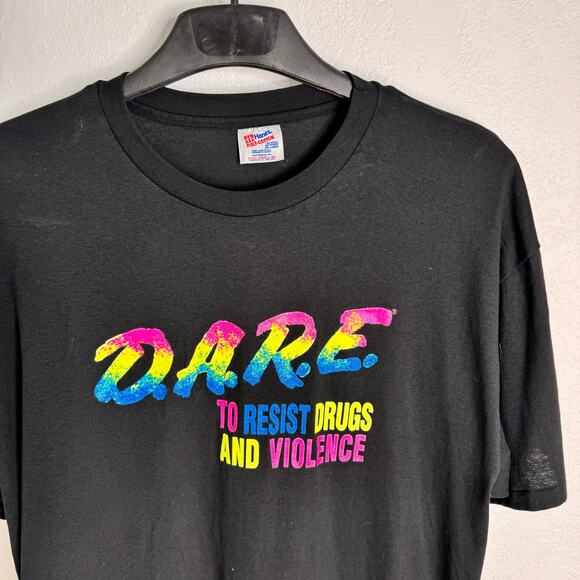 Vintage DARE D.A.R.E Neon Rainbow Single Stitch Black T-Shirt XXL - Picture 2 of 8